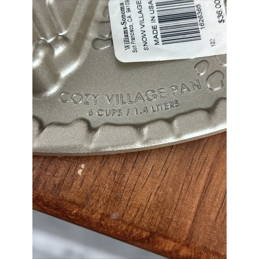 NWT~ Williams-Sonoma Nordic Ware Snowy Village Cozy Muffin Cakelet Cake Pan